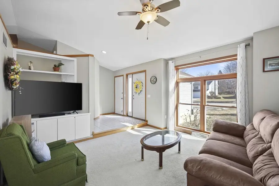 639 N Woods Edge Drive, Oregon, WI 53575 - #2