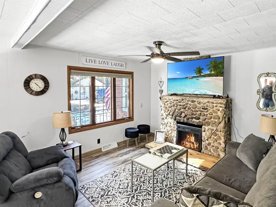 313 North Shore Drive, Oxford, WI 53952 - #2