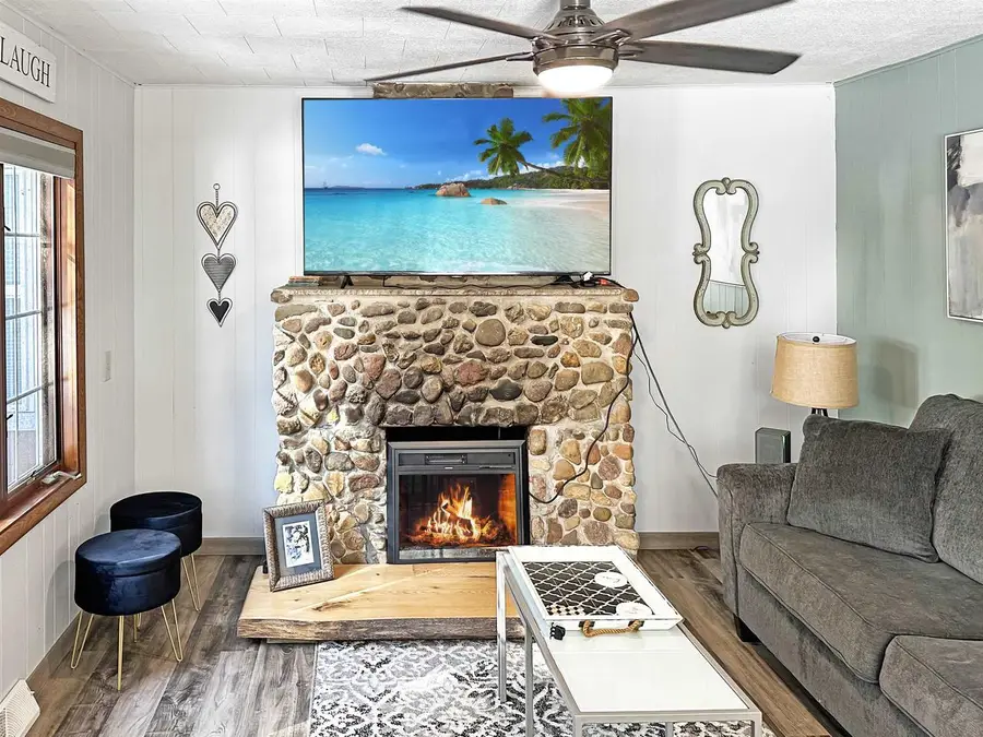 313 North Shore Drive, Oxford, WI 53952 - #3