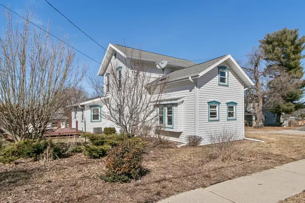 7 E Rollin Street, Edgerton, WI 53534