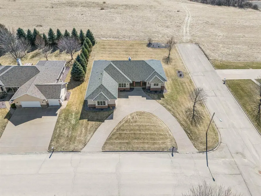 1175 Matador Drive, Platteville, WI 53818 - #3