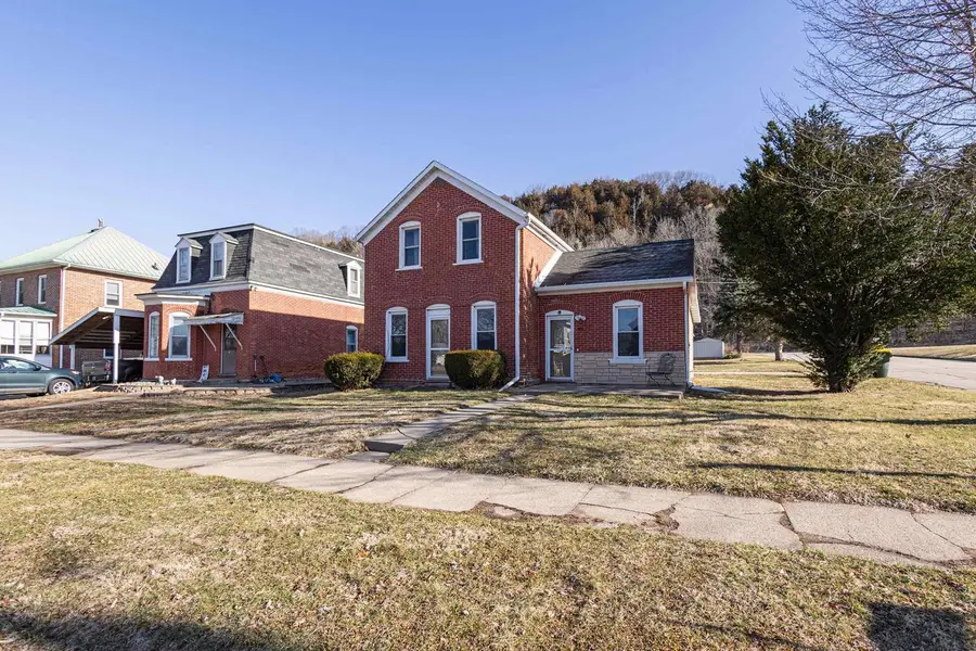 421 E Dewey Street, Cassville, WI 53811 - #2