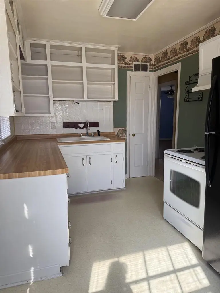 145 St Lo Drive, Prairie Du Chien, WI 53821 - #2