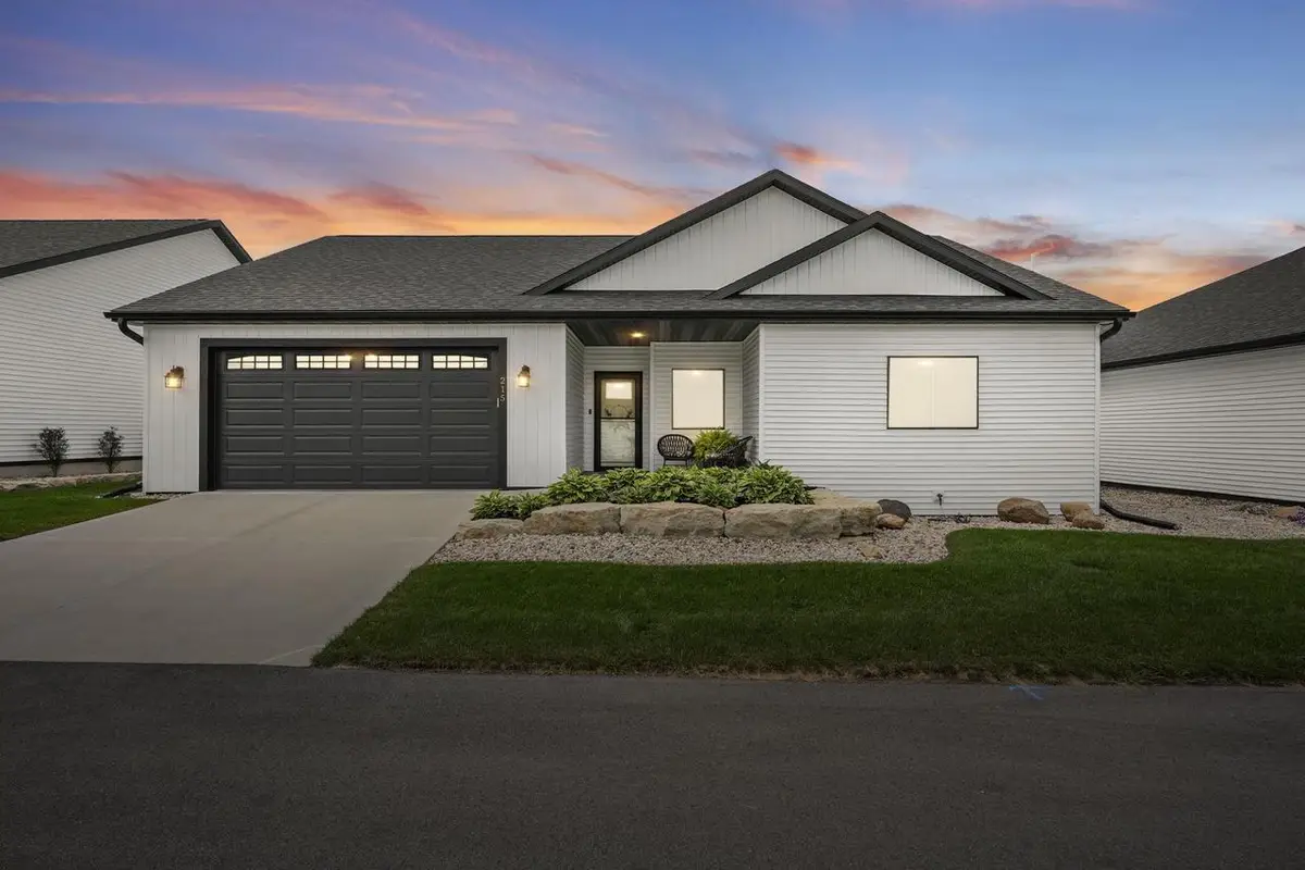 215 BoAnn Terrace, Belleville, WI 53508 - #1