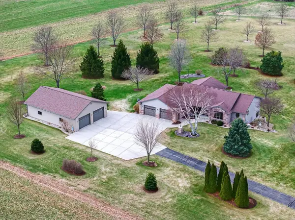 10123 Fertile Ridge Road, Mount Horeb, WI 53572