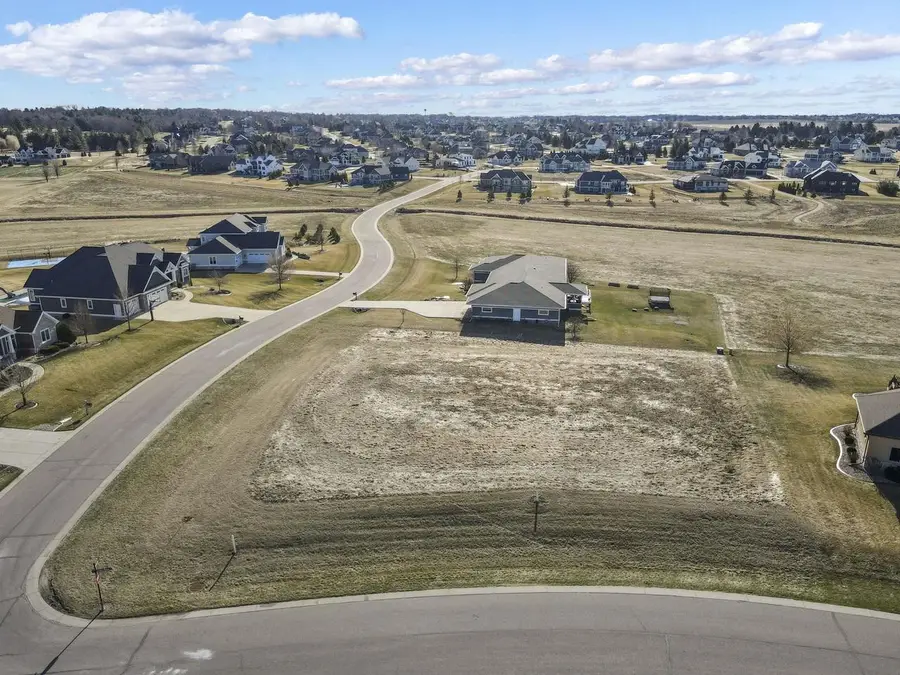 L16 Covered Bridge Trail, Sun Prairie, WI 53590 - #2