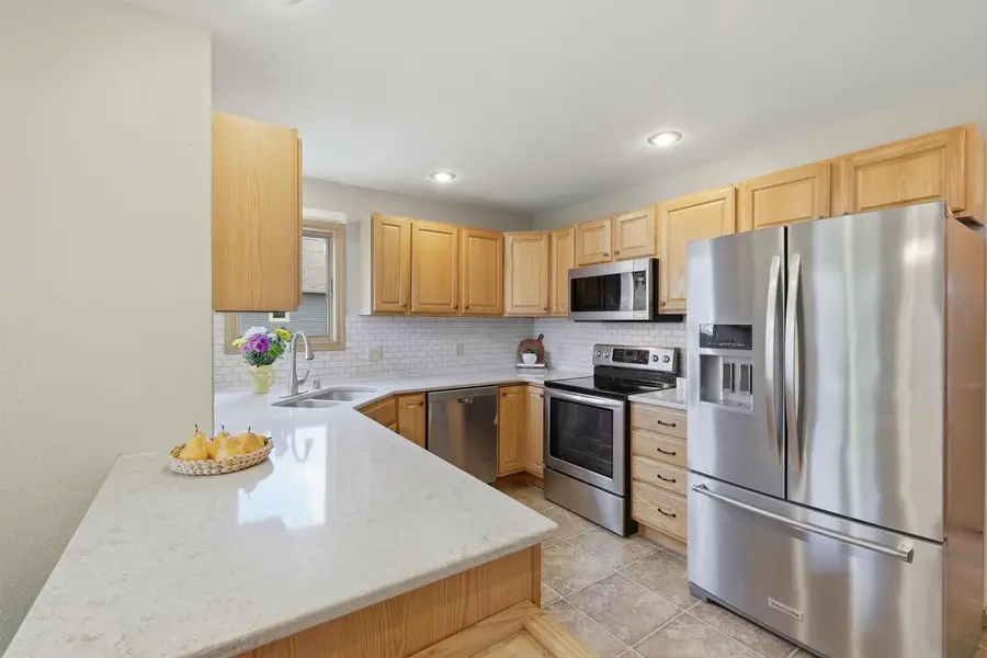 1609 Oakridge Way, Stoughton, WI 53589 - #3