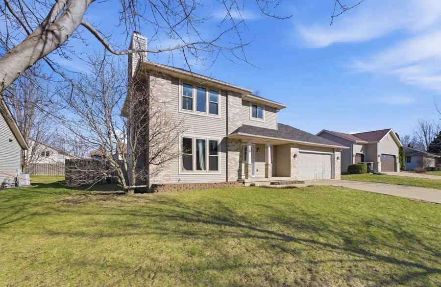 329 N Heatherstone Drive, Sun Prairie, WI 53590 - #2