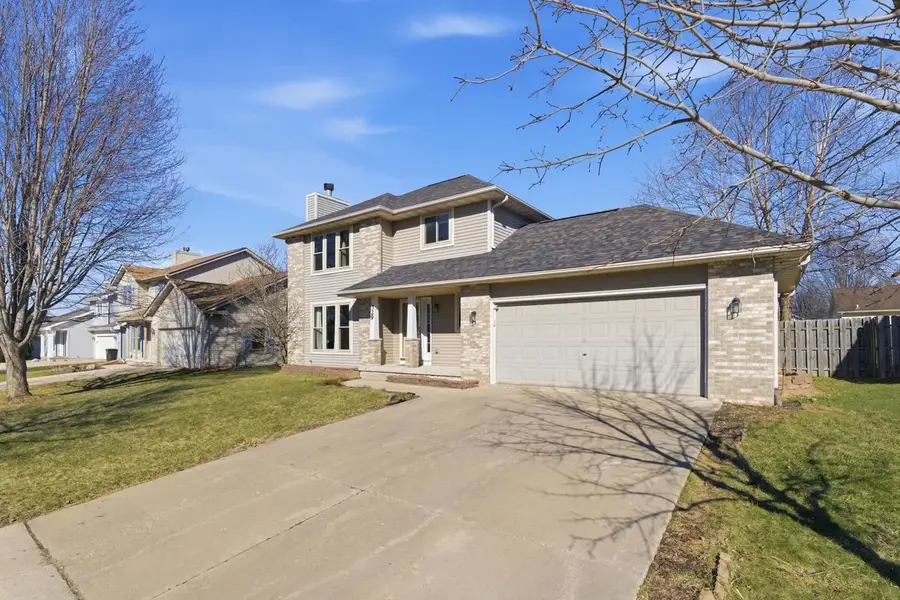 329 N Heatherstone Drive, Sun Prairie, WI 53590 - #3