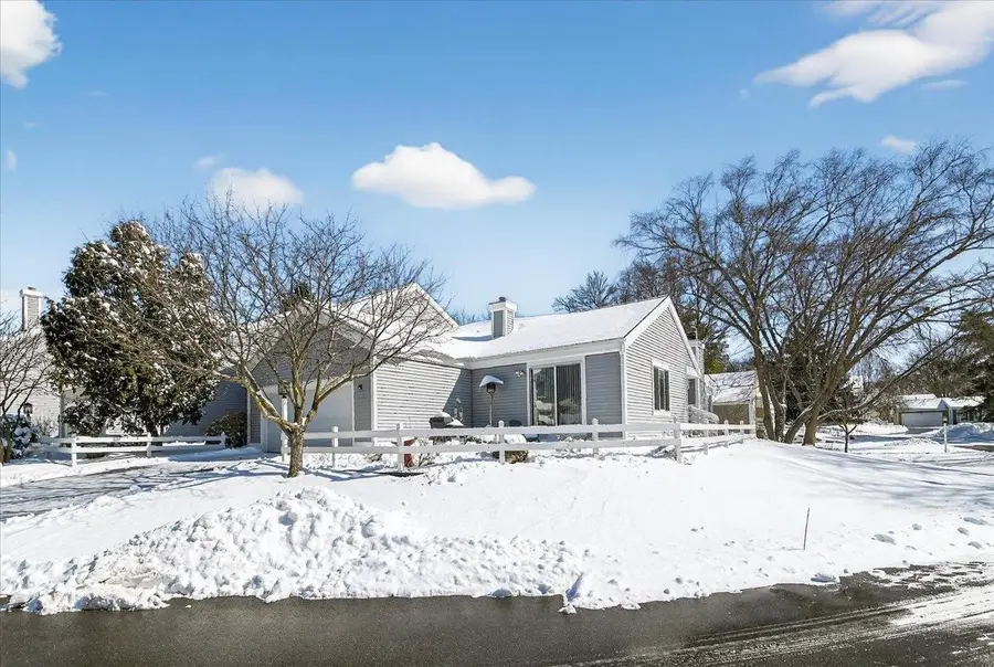 61 Oak Creek Trail, Madison, WI 53717 - #3