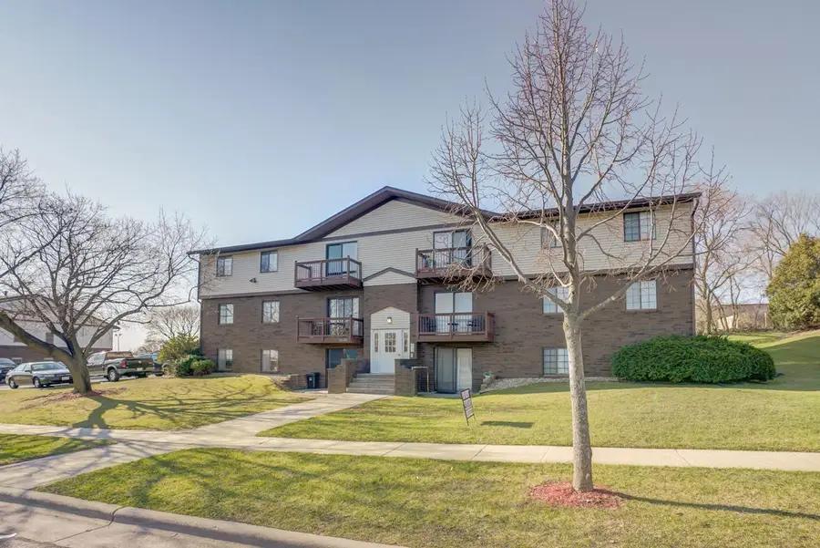 1525 Kenilworth Court, Stoughton, WI 53589 - #2