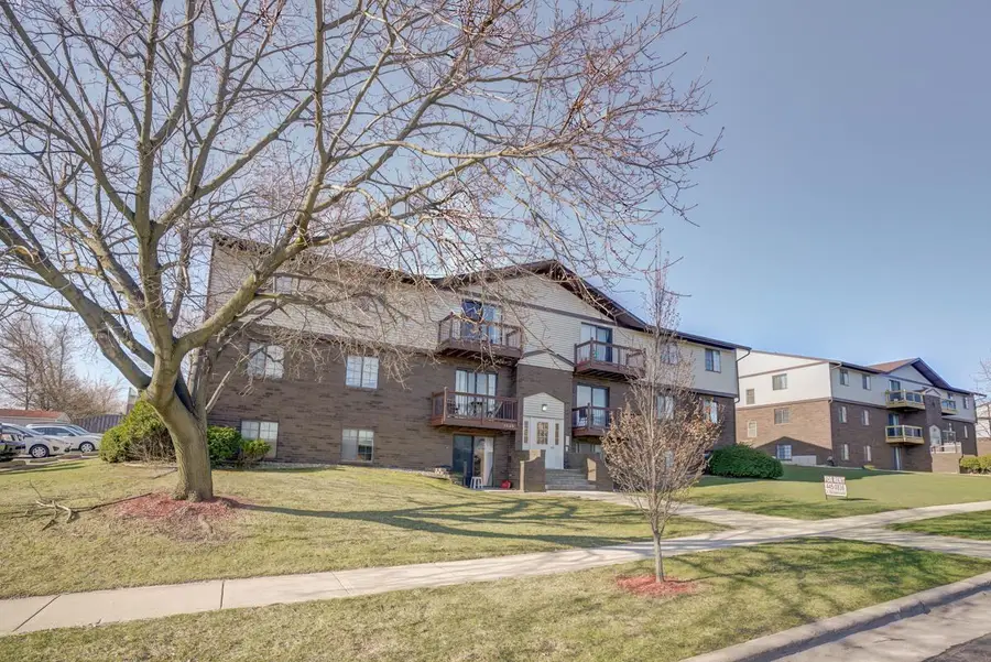 1525 Kenilworth Court, Stoughton, WI 53589 - #3