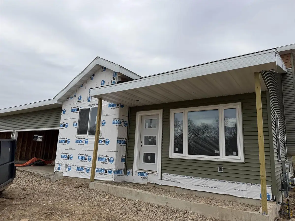 4040 Whistle Rock Circle, Deforest, WI 53532 - #1