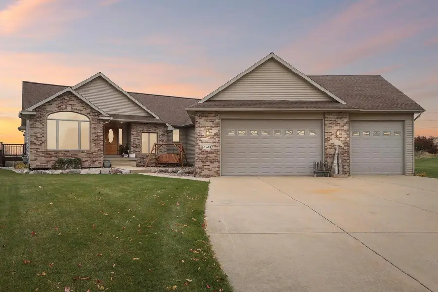 6784 Tartan Trail, Sun Prairie, WI 53590 - #2