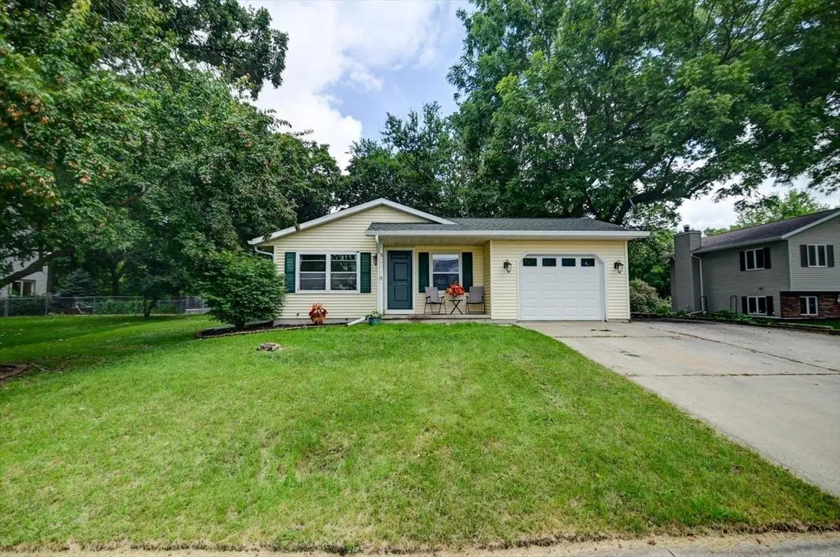 328 N Rutland Avenue, Brooklyn, WI 53521 - #1