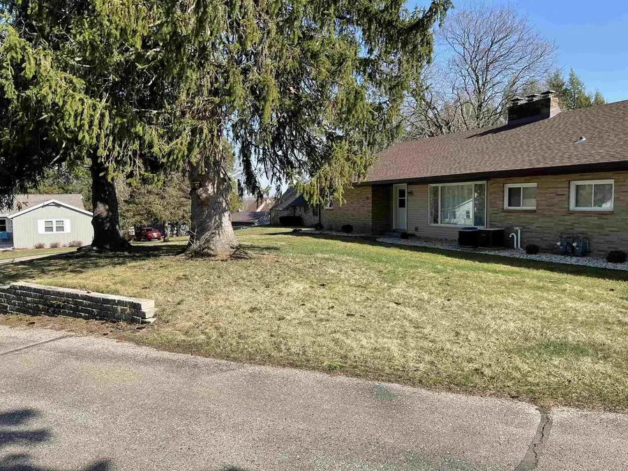 401-403 Mineral Point Court, Janesville, WI 53548 - #3