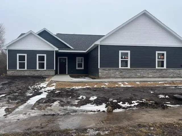 190 Deerrun Drive, Fall River, WI 53932 - #2