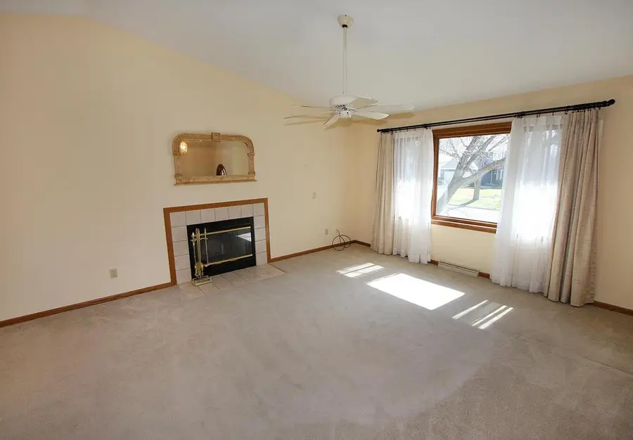 614 Engelhart Drive, Madison, WI 53713 - #3