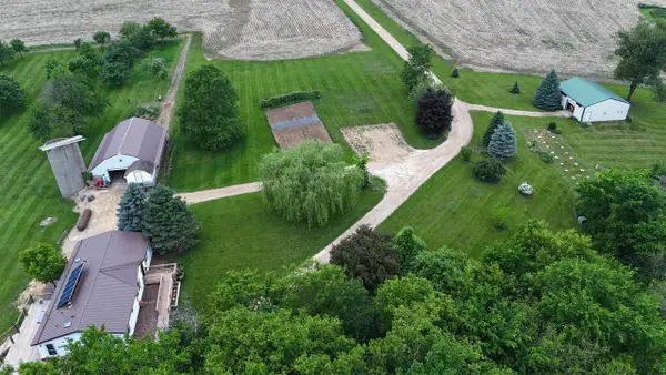 S7304 Sandusky Road, Hillpoint, WI 53937