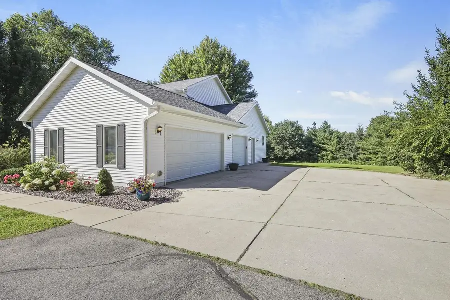 7801 N Robert Drive, Evansville, WI 53536 - #3