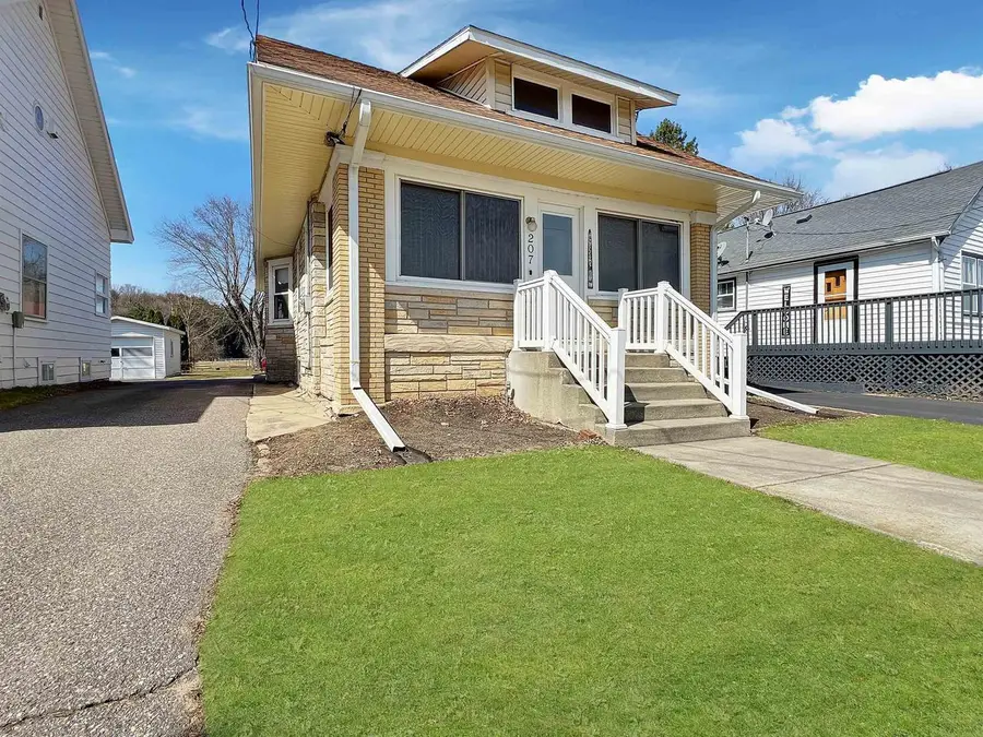 207 West Street, Wonewoc, WI 53968 - #3