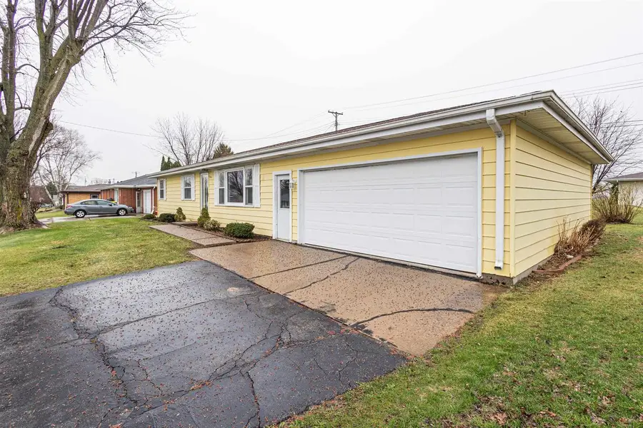 233 St Ann Avenue, Dickeyville, WI 53808 - #2