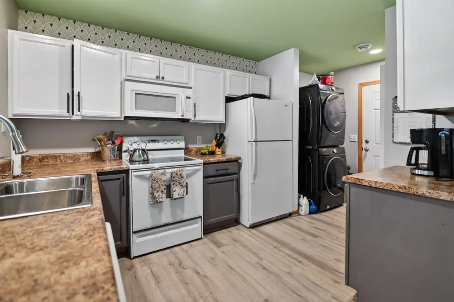 218 S Musket Ridge Drive #6, Sun Prairie, WI 53590 - #2