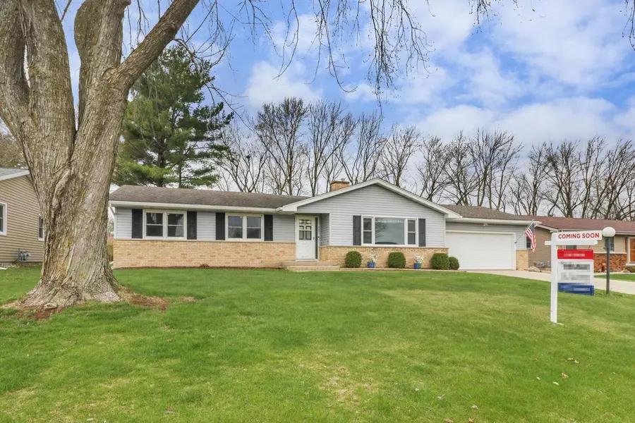 307 S Holiday Drive, Waunakee, WI 53597 - #2