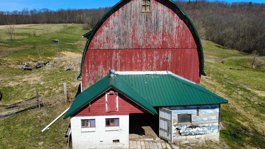 30112 moccasin Avenue, Kendall, WI 54638 - #3