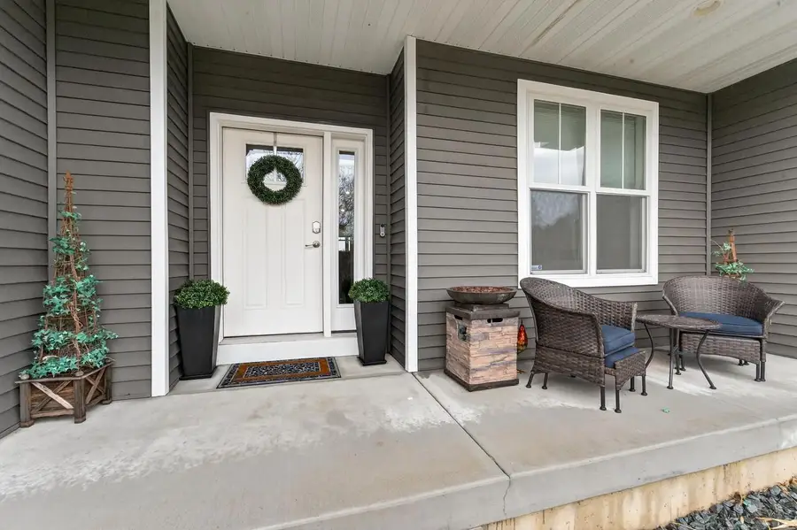 1823 S Brooklyn Drive, Stoughton, WI 53589 - #3