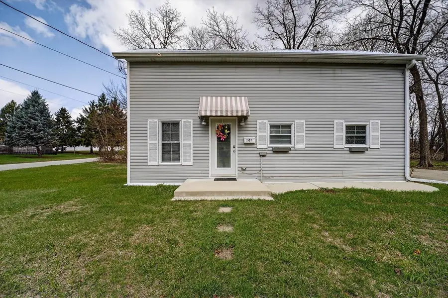 108 E 4th Avenue, Brodhead, WI 53520 - #3