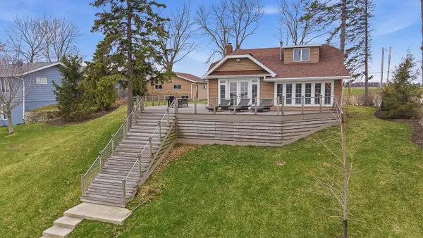 W10753 Blackhawk Trail, Fox Lake, WI 53933