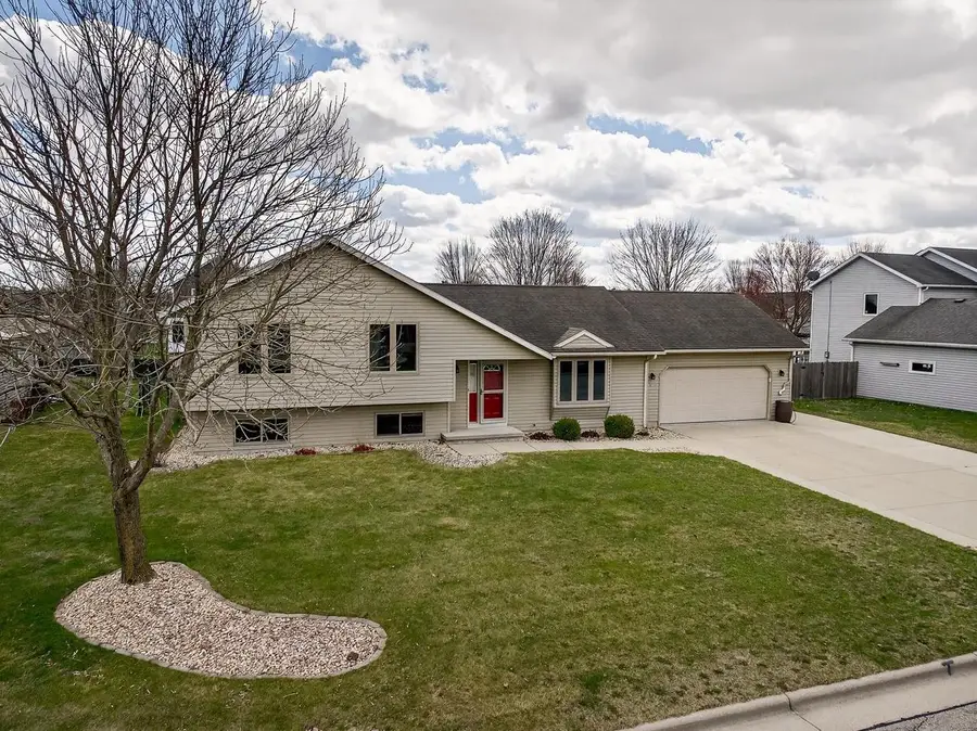 126 Albert Circle, Belleville, WI 53508 - #2
