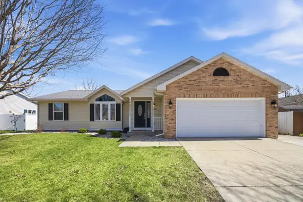 1510 N Wuthering Hills Drive, Janesville, WI 53546