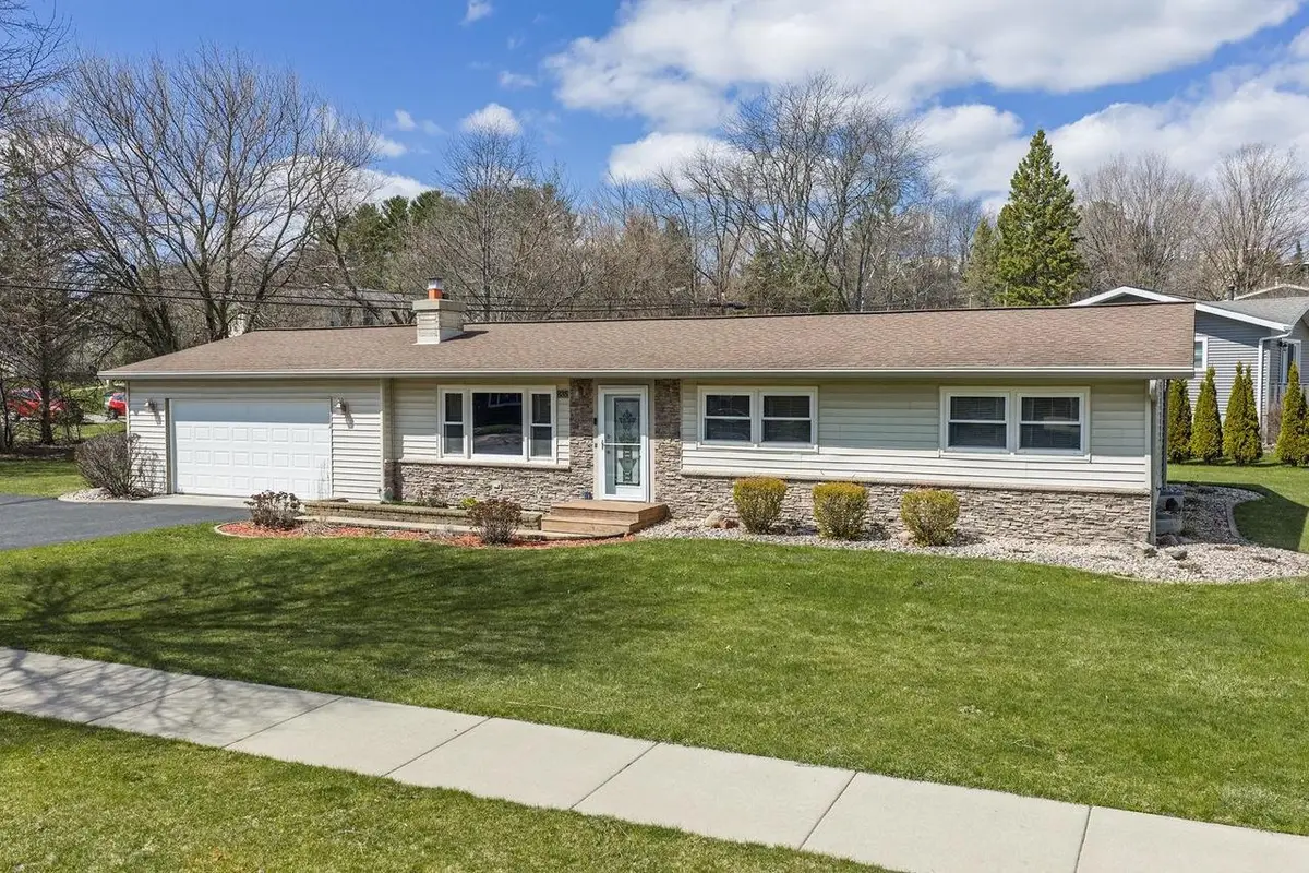 835 12th Street, Baraboo, WI 53913 - #1