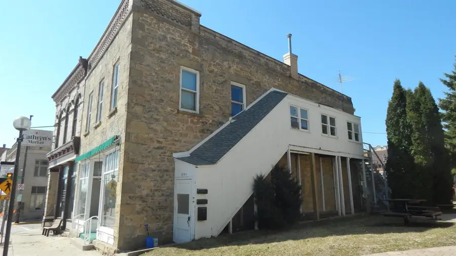 210 N Iowa Street, Dodgeville, WI 53533 - #2