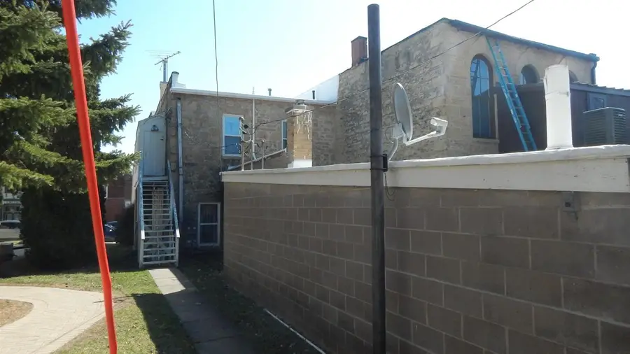 210 N Iowa Street, Dodgeville, WI 53533 - #3