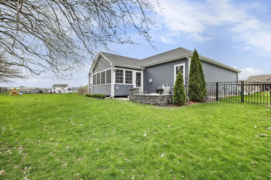 426 Peterson Trail, Oregon, WI 53575 - #2