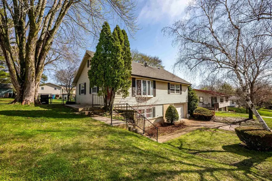 604 W North Street, Dodgeville, WI 53533 - #3