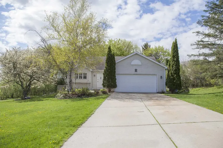 819 Spellman Street, Mount Horeb, WI 53572 - #2