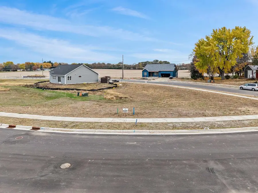 376 Dahlia Drive, Stoughton, WI 53589 - #2