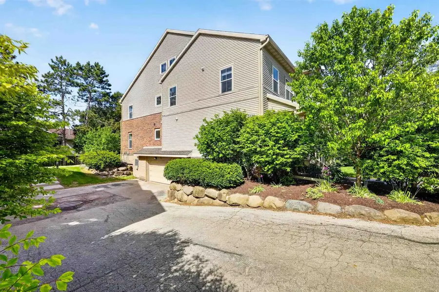 2896 S Seminole Highway #7, Fitchburg, WI 53711 - #3