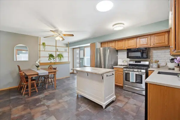 4802 Steinhauer Trail, Madison, WI 53716