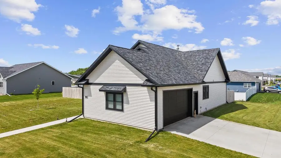 721 Roosevelt Street, Baraboo, WI 53913 - #3