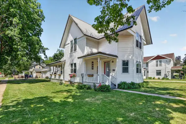 607 E 2nd Avenue, Brodhead, WI 53520