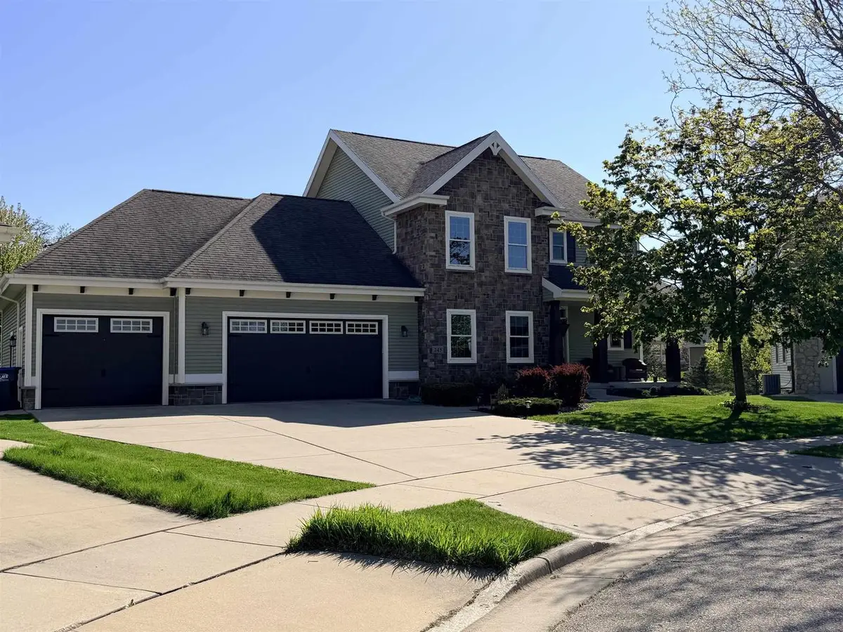245 Stone Bridge Circle, Deerfield, WI 53531 - #1