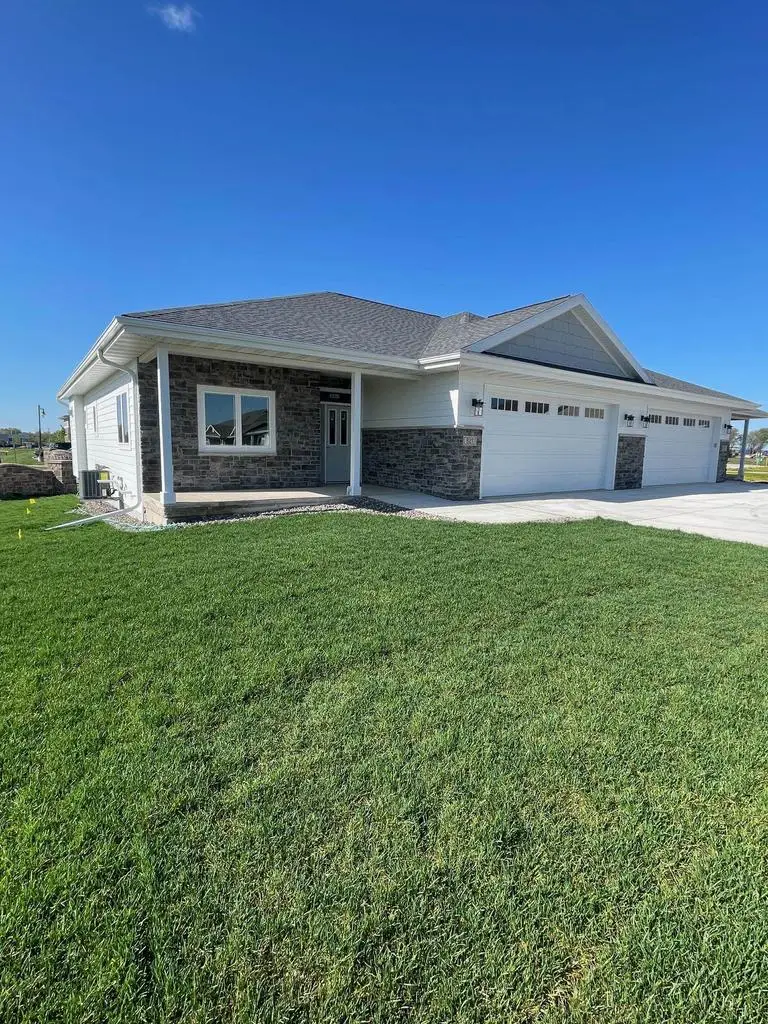 827 Vineyard Drive, Cambridge, WI 53523 - #2