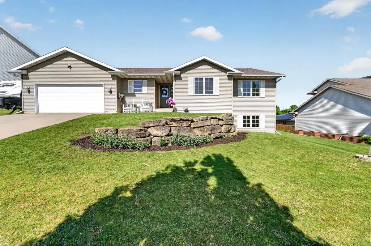 1216 Temple Drive, Mount Horeb, WI 53572 - #1