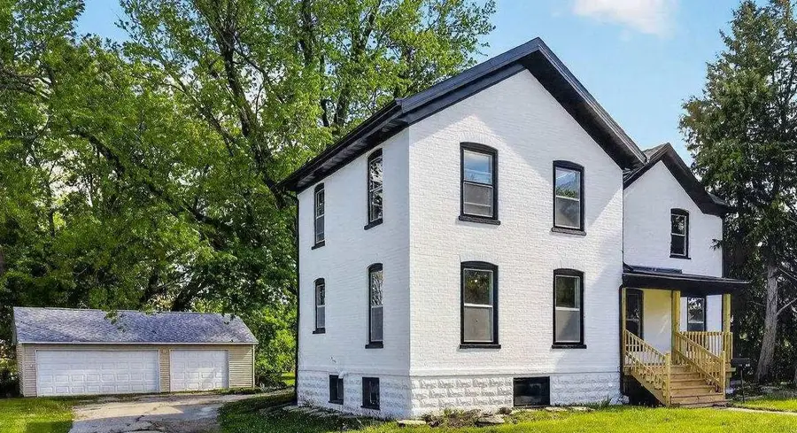 129 W Oak Grove Street, Juneau, WI 53039 - #3