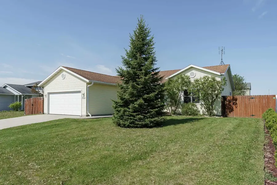 206 Cedar Avenue, Delavan, WI 53115 - #2